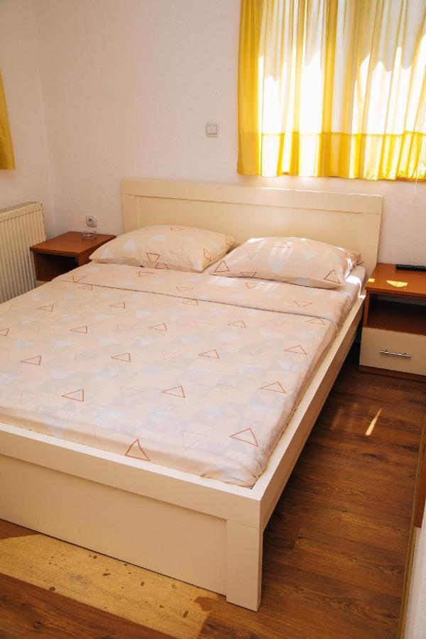 보산스카 그라디슈카 Jezero Laminci B&B 외부 사진