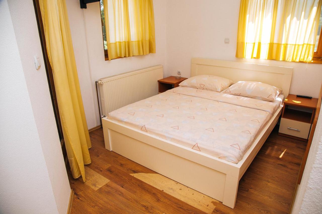 보산스카 그라디슈카 Jezero Laminci B&B 외부 사진