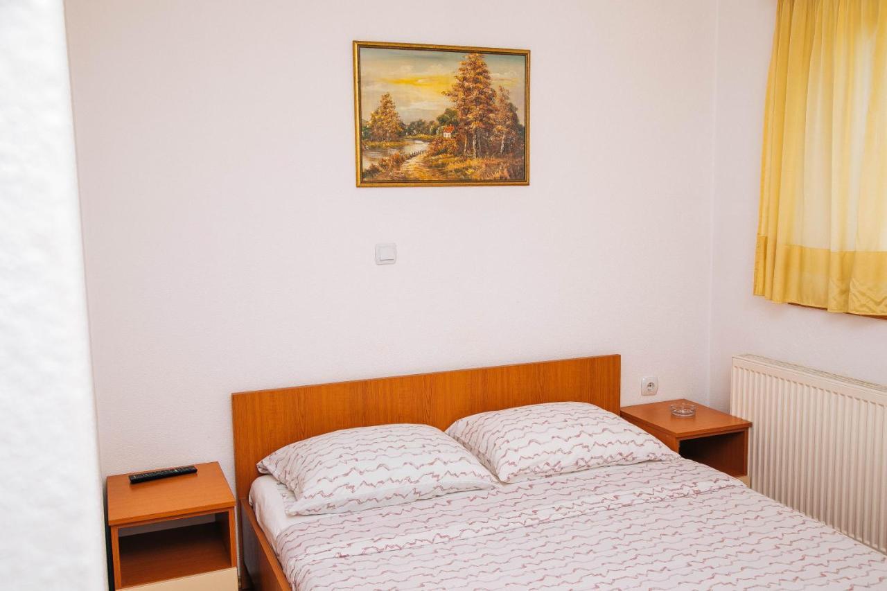 보산스카 그라디슈카 Jezero Laminci B&B 외부 사진