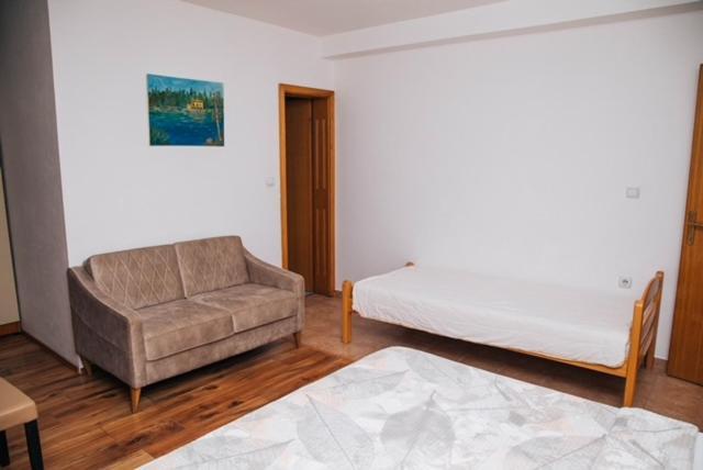 보산스카 그라디슈카 Jezero Laminci B&B 외부 사진